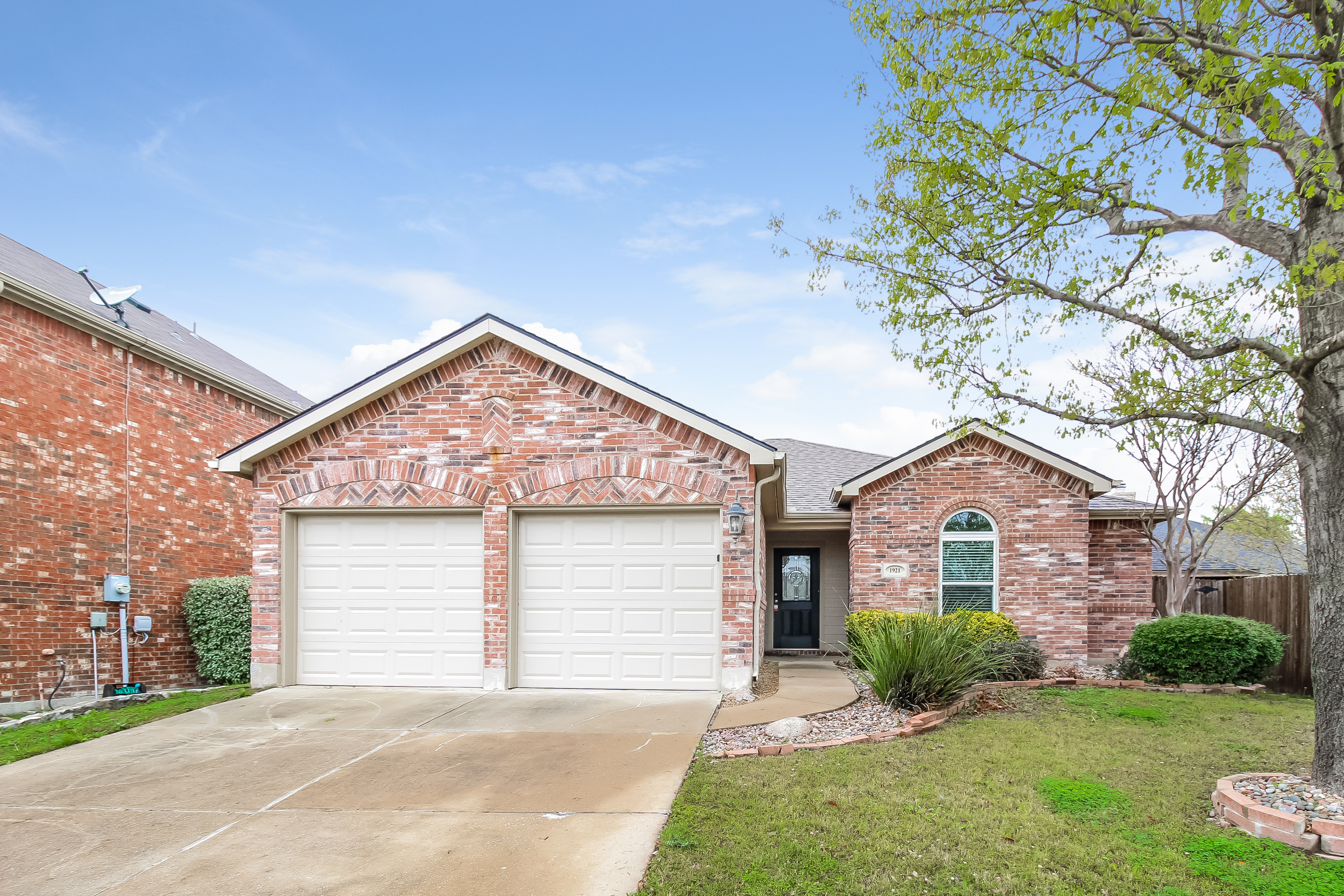 1921 Morning Dove Aubrey, TX 76227